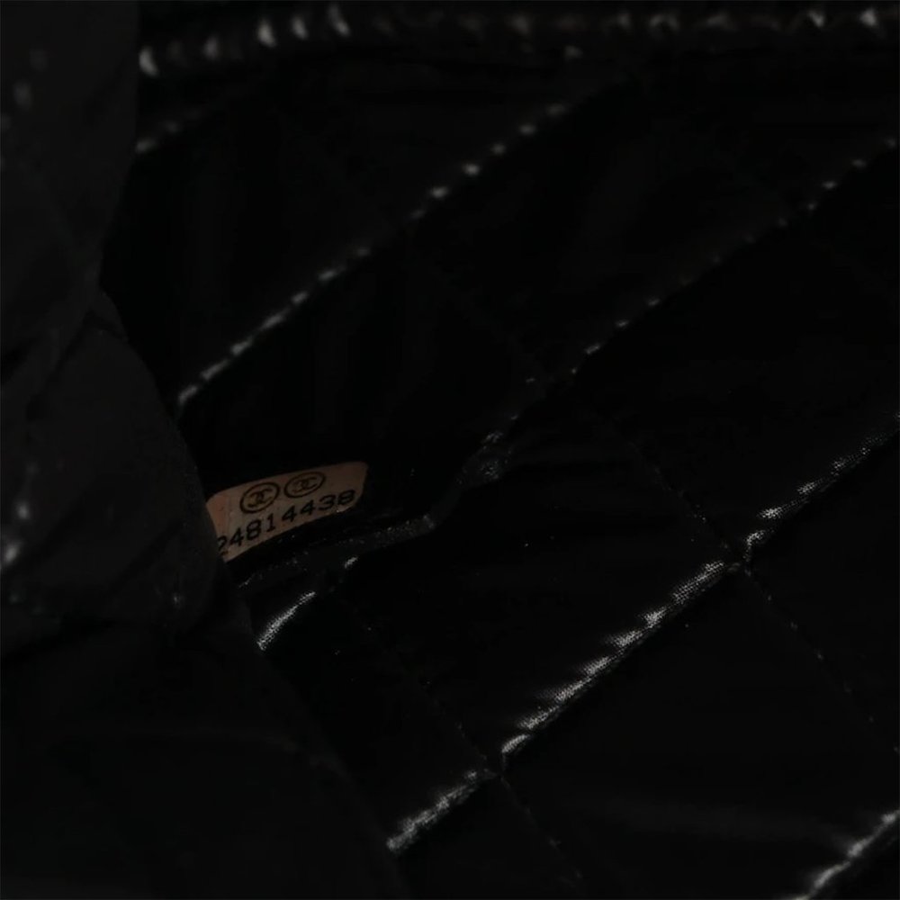 Chanel Large Diamond Quilted Lambskin O Case Clutch - Picture 7 of 12